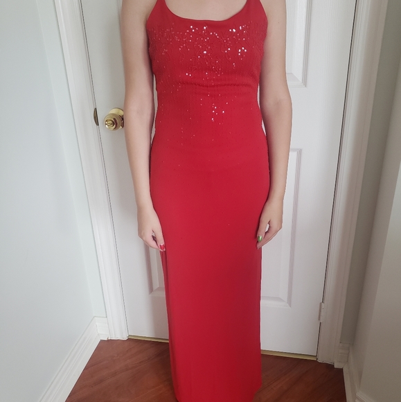 Red Dress - Picture 1 of 4